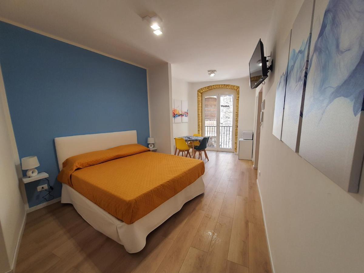 A Casa Di Claudia Appartement Palermo Buitenkant foto